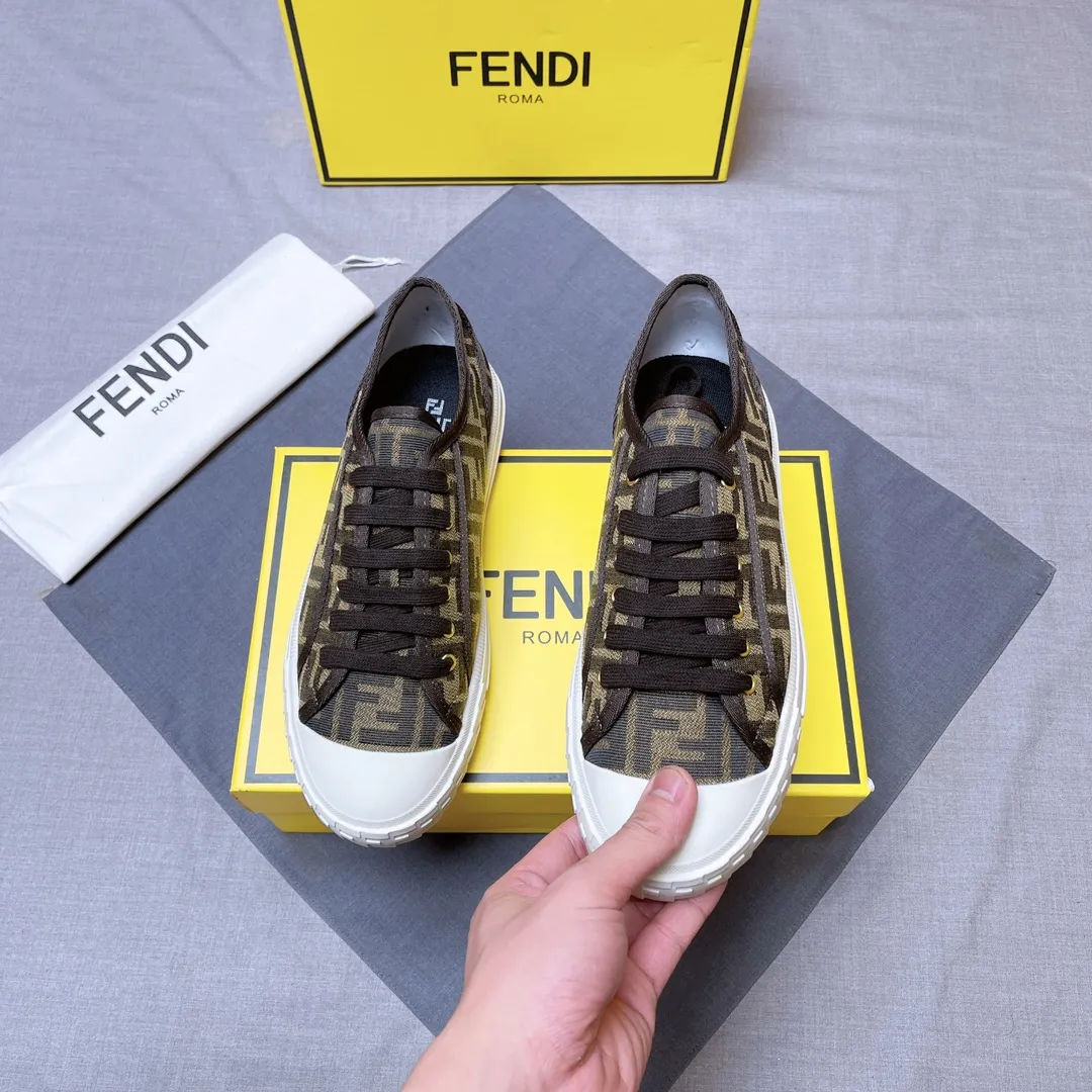 P380 men's shoes 💰Fendǐ Domino sneakers with jacquard FF pattern, embossed FF pattern on the toe, canvas upper, TPU customized outsole Size: 38-45 (customized for 45) No. 018